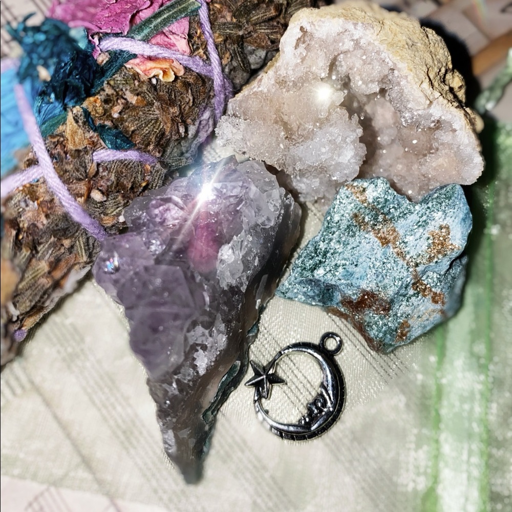 Joyous Amplification Crystal Collection - Picture 2 of 3